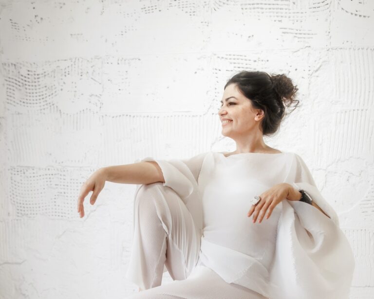 Juliana Cortes e Dante Ozzetti apresentam o show “Gris” em Porto Alegre