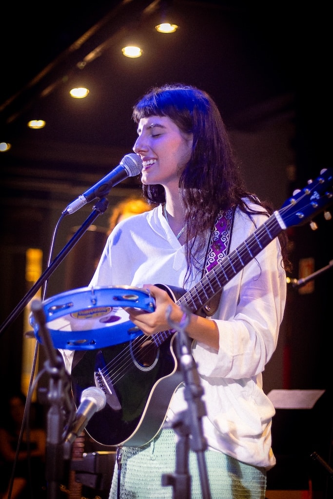 Pietra Keiber apresenta show de samba e MPB no Teatro do Sinduscon-RS