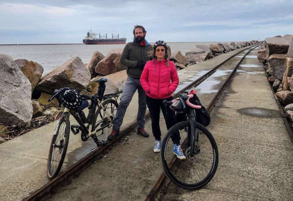 Livro registra o caminho das águas da enchente de 2024