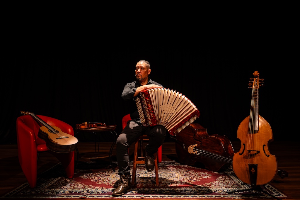 Alejandro Brittes apresenta concerto (L)ESTE com Orquestra Sinfônica de Carazinho (OSINCA)